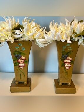 Vintage Hand-Painted Floral Toleware Planters Pair
Spring Decor